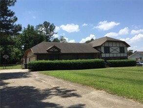 Building Photo - 227 Sandra Dr NW