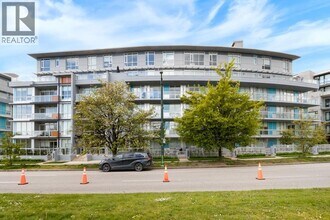 Building Photo - 5189 Cambie St.