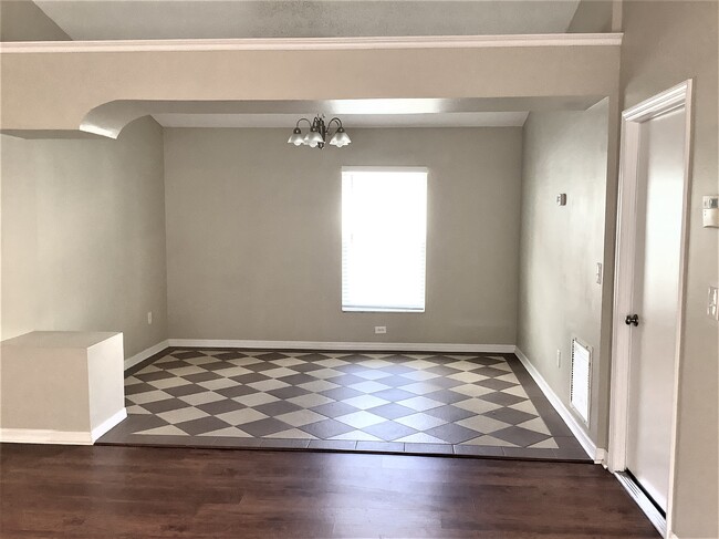Building Photo - 6709 Summer Cove Drive