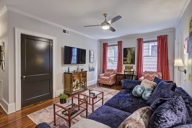 Building Photo - 518 Lamar Ave