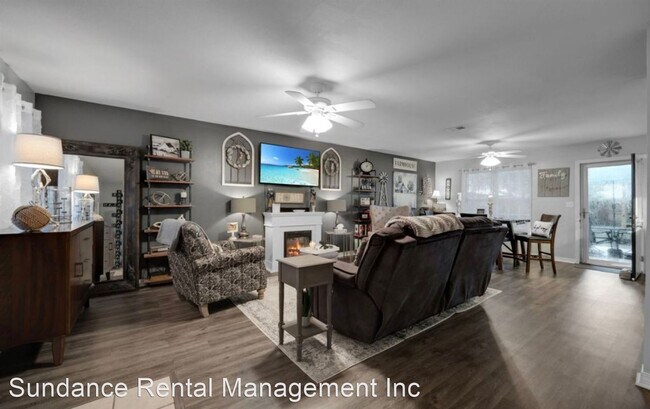 Building Photo - 3 br, 2.5 bath House - 426 Corvet Street 6