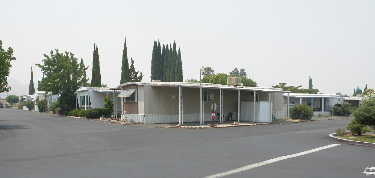 Foto del edificio - Chateau Mobile Home Park