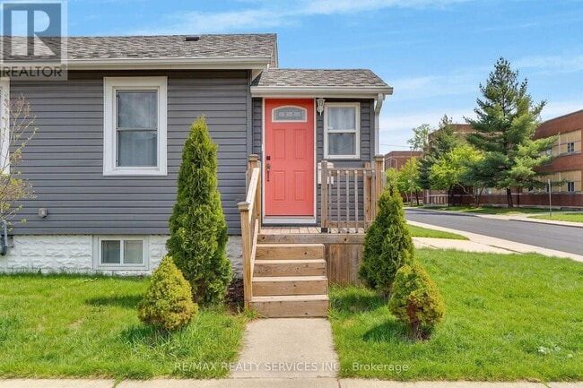 Building Photo - 171 Britannia Ave