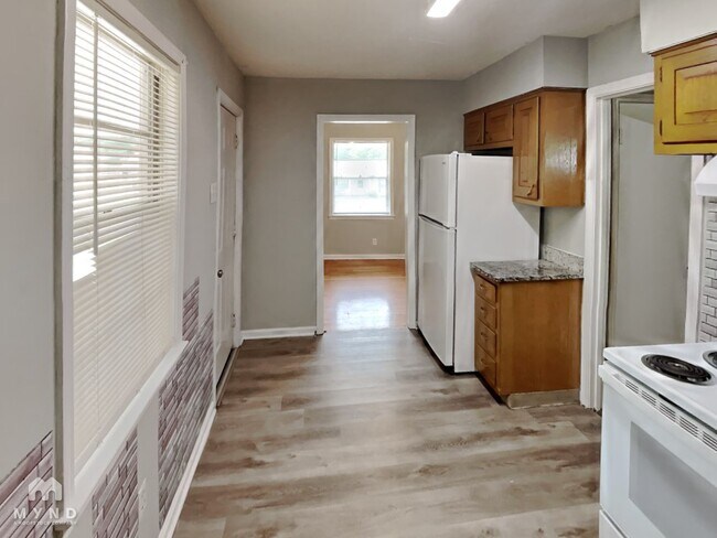 Foto del edificio - 1402 Moss Point Dr