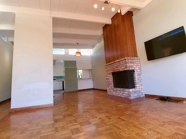 Foto del edificio - 3909 Middlefield Rd