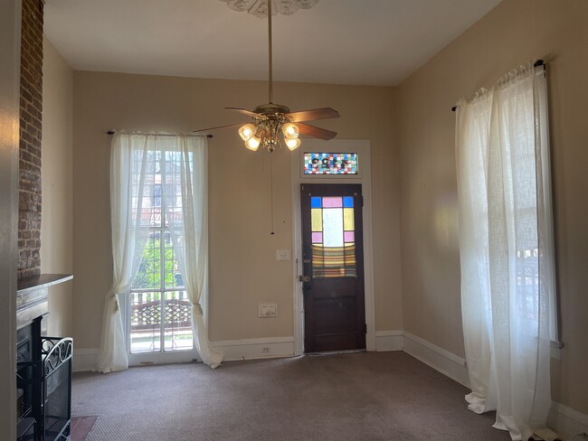 Living room - 4123 Loyola Ave