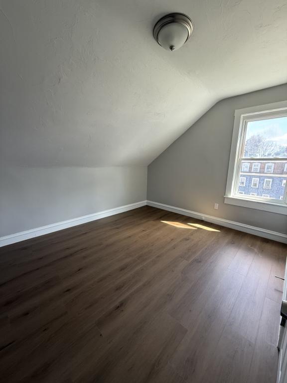 Foto del edificio - 324 Tuttle St