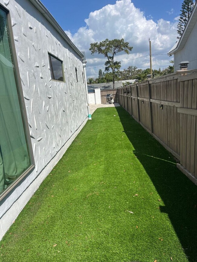 Foto del edificio - 100 year old stunning home will all modern amenities