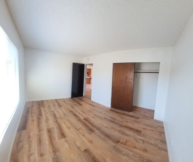 Foto del edificio - 1050 Santa Ynez Ave