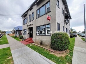 Building Photo - 702 E Burnett St