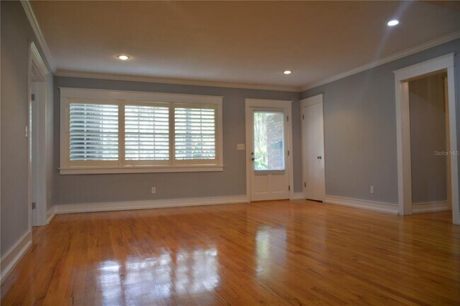 Foto del edificio - 3012 W Fair Oaks Ave