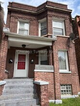Building Photo - 7125 S Ellis Ave