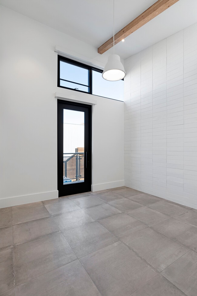 Building Photo - Cedros Gardens