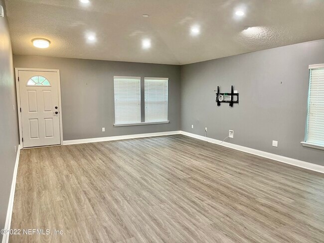 Building Photo - 76155 Tideview Ln