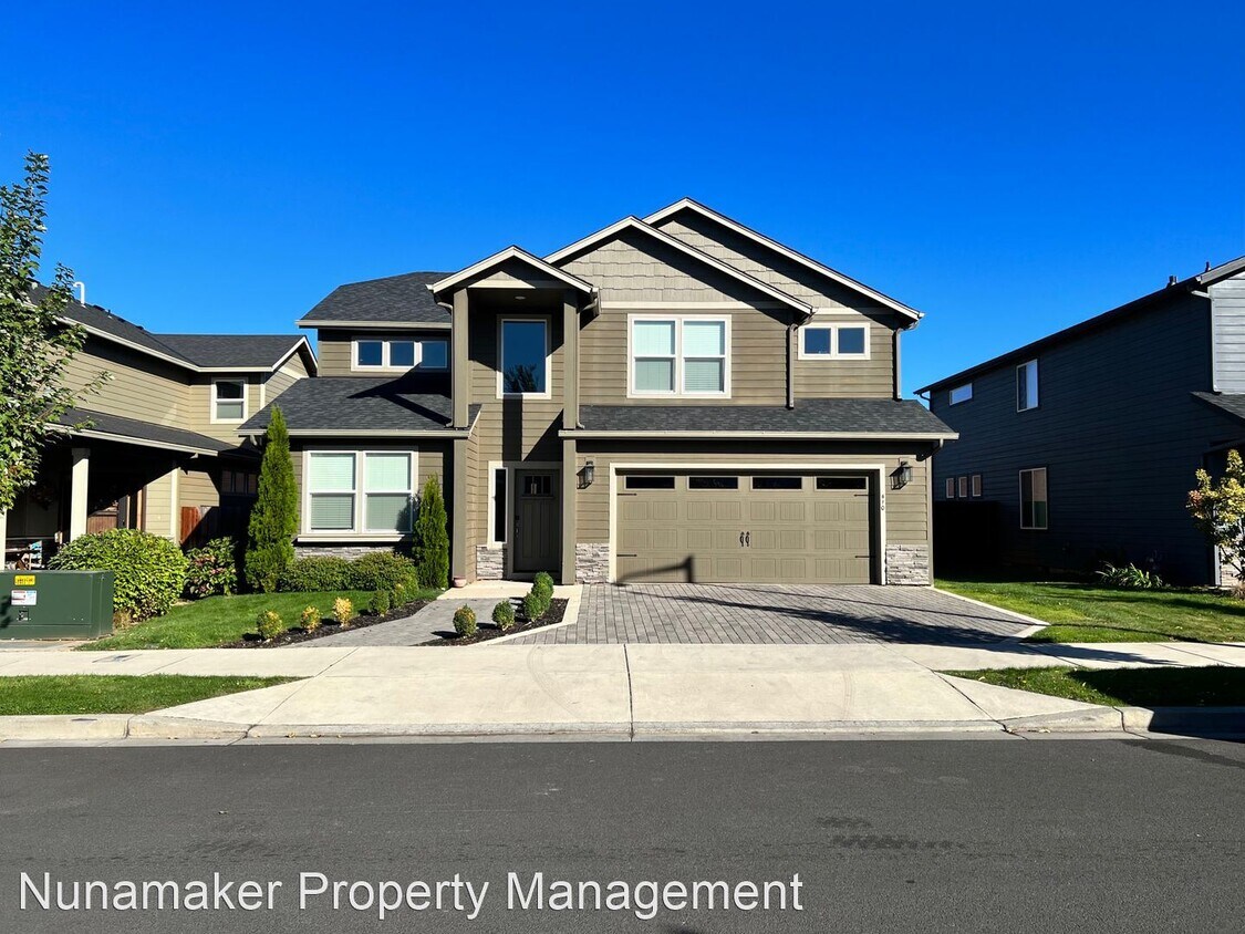 Primary Photo - 4 br, 2.5 bath House - 410 Cameo Dr