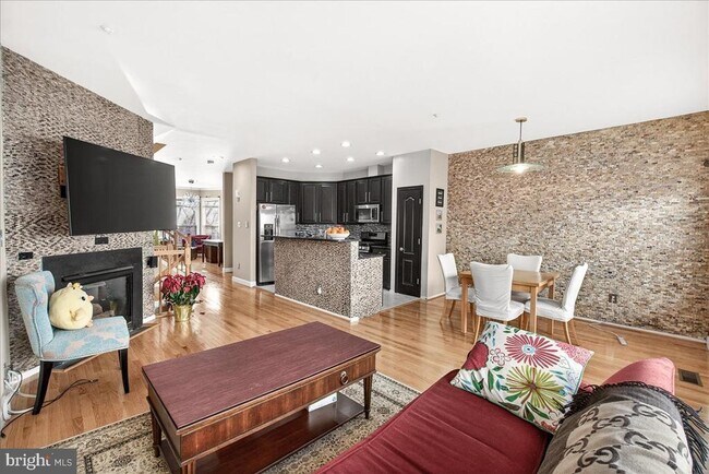 Foto del edificio - 10229 Rutland Round Rd