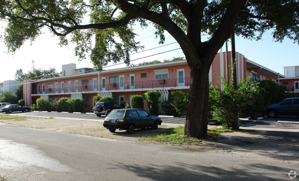 Building Photo - 1560 NE 127th St