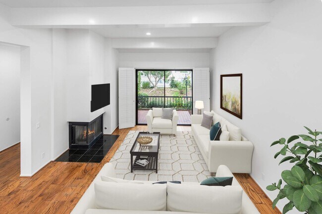 Building Photo - 17236 Palisades Cir