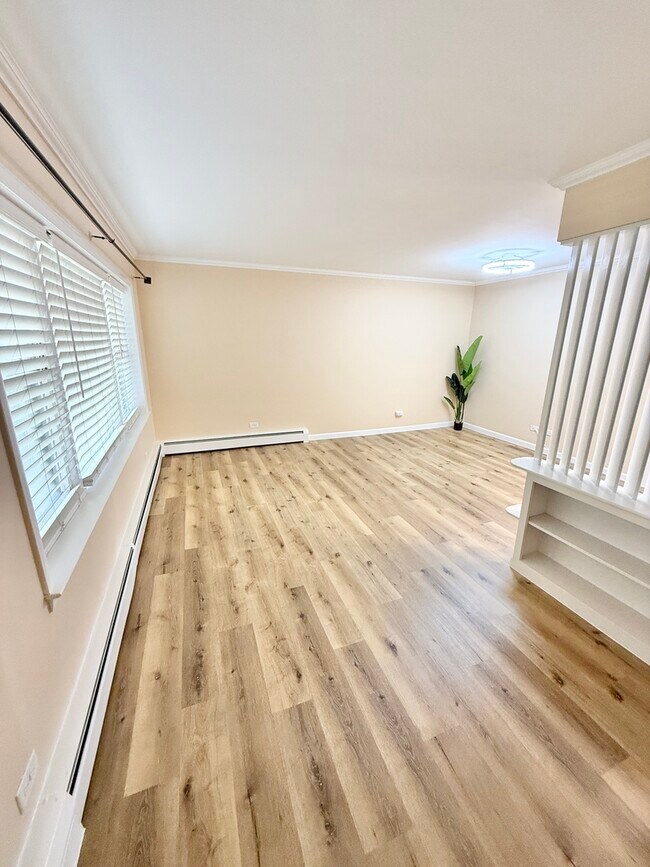 Foto del edificio - 720 N Western Ave