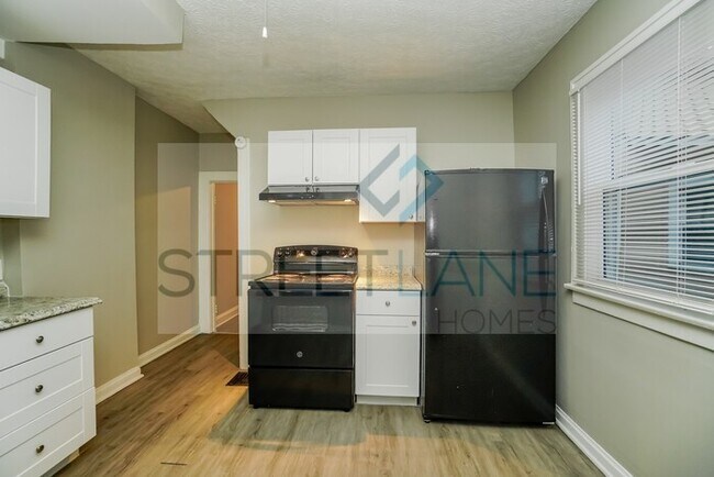 Foto del edificio - REDUCED! - Now offering FREE first full mo...