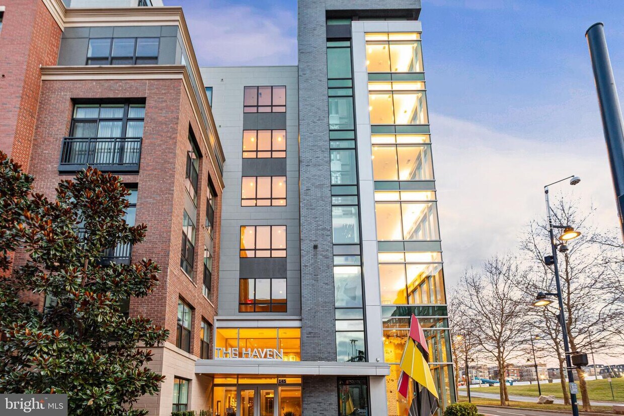 145 Riverhaven Dr Unit 256, Oxon Hill, MD 20745 Room for Rent in Oxon