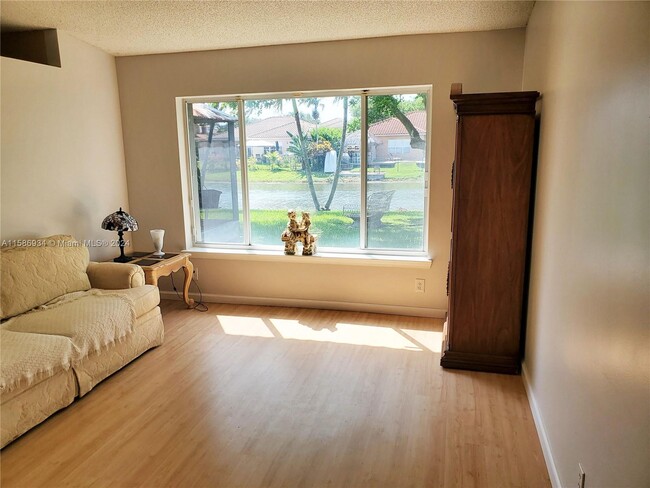 Building Photo - 2133 SW 119th Ave