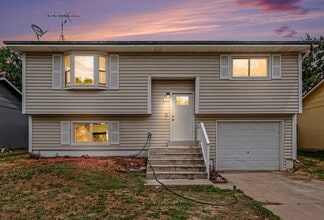Building Photo - 8204 Hallett Ct