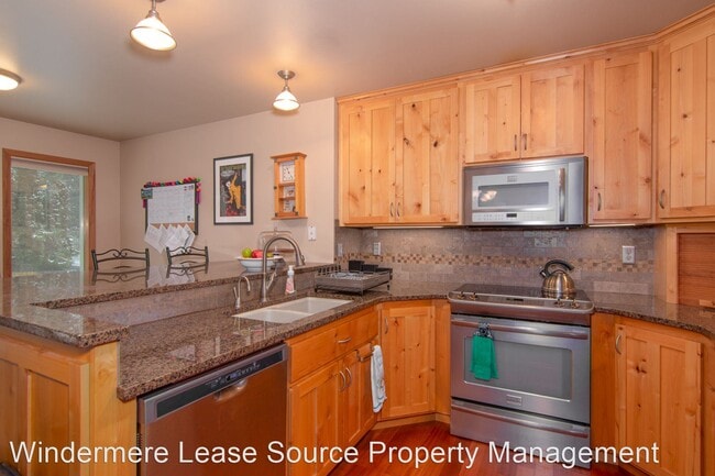 Building Photo - 4 br, 2.5 bath House - 3702 S Lloyd Road