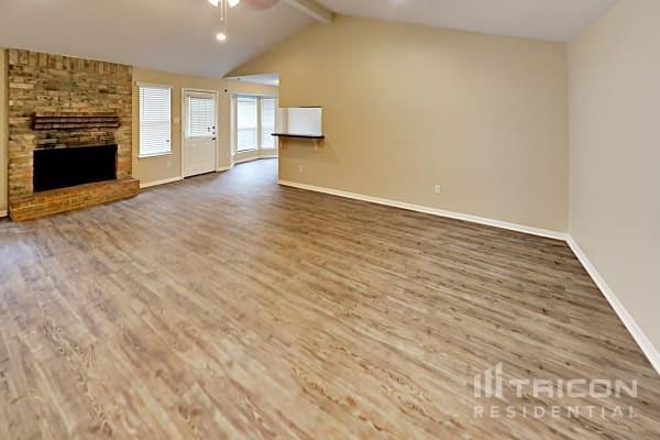 Foto del edificio - 2726 Sherwood Hollow Ln