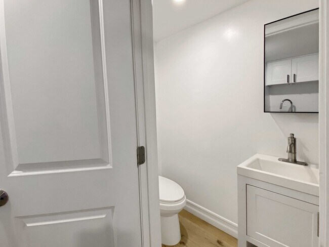 Foto del edificio - 3009 Vancouver Ave