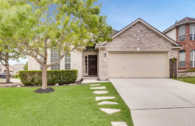 Building Photo - 4-BEDROOM HOME IN LAKESIDE