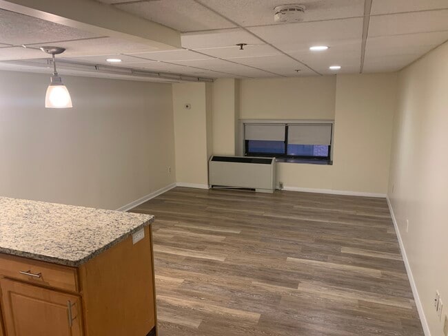 Building Photo - 62 Boylston St