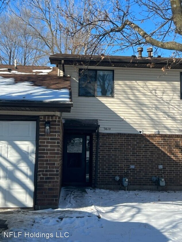 Foto principal - 3 br, 1.5 bath House - 3610 SE 11th St