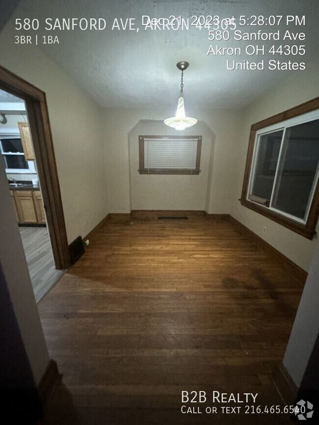 The Preston Heights Student Apartments for Rent Akron, OH 4 Rentals