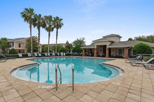 Building Photo - 2 Bed/2.5 Bath Summerfield Townhome! Great...
