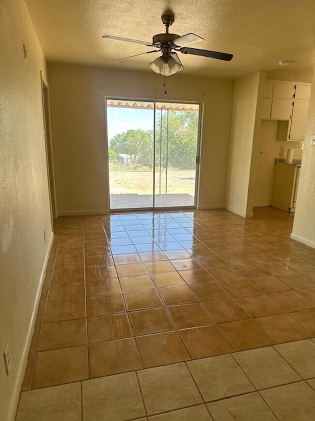Building Photo - Beautiful 2 bed 1 bath in Rio Rancho
