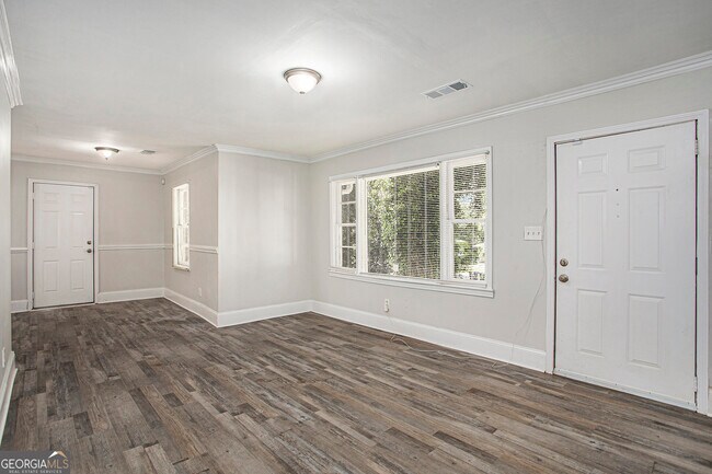 Building Photo - 3718 Daisy Dr