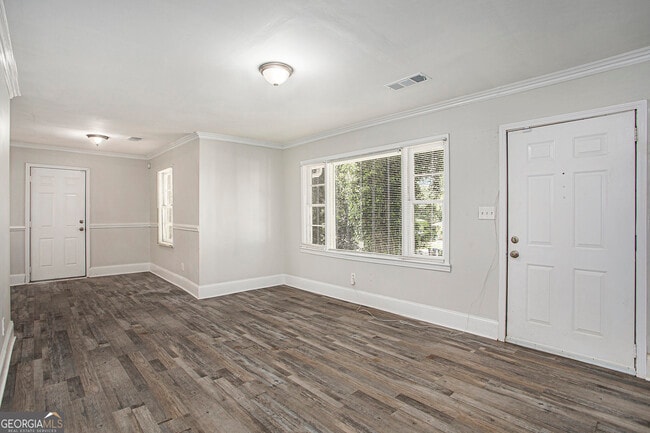 Foto del edificio - 3718 Daisy Dr