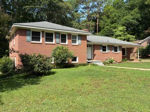 Building Photo - 207 Holly Ave