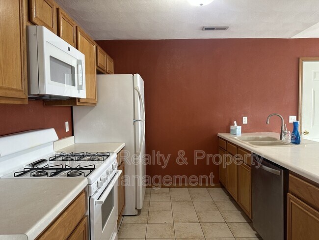 Foto del edificio - 10190 Monarch Rd