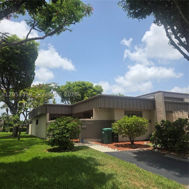 Foto del edificio - 7412 SW 105th Pl