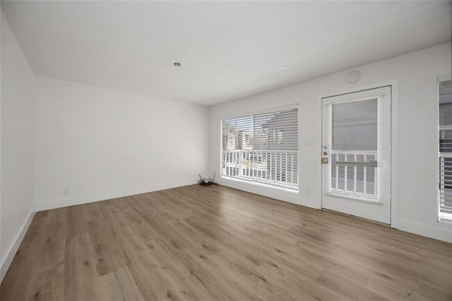 Foto del edificio - 2218 Hazard St