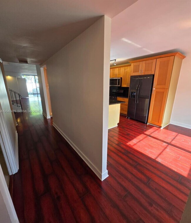 Foto del edificio - 926 NE 27th Ave