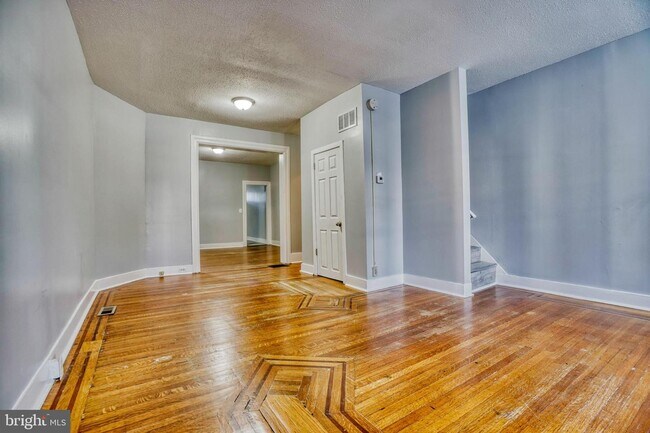 Foto del edificio - 2335 Edmondson Ave