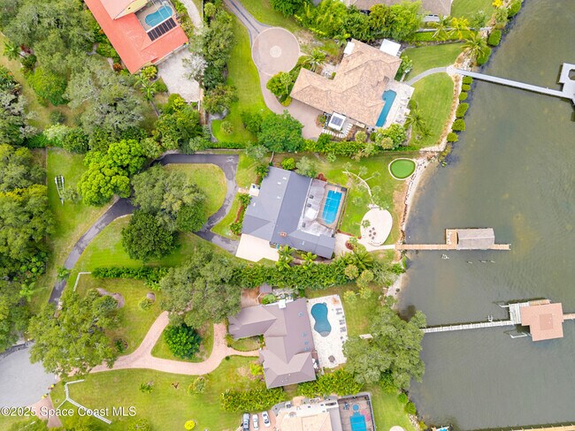 Foto del edificio - 165 Crispin St