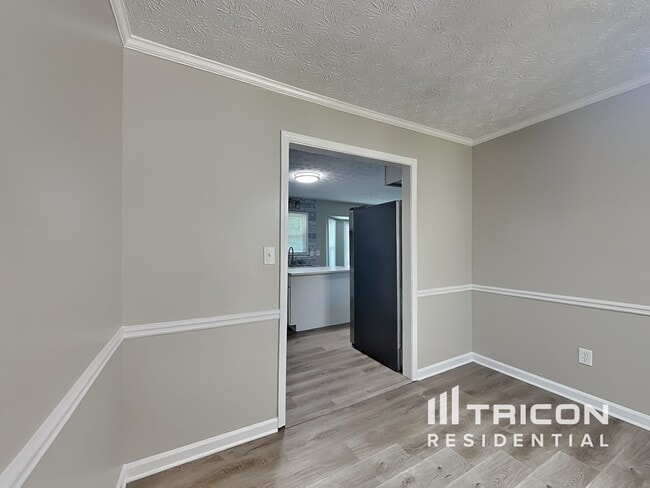 Building Photo - 166 Hill Ln