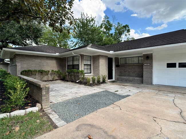 Building Photo - 5139 Indigo St