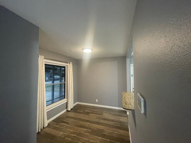 Foto del edificio - Woodlawn Estate – Updated 3 Bedroom Home f...