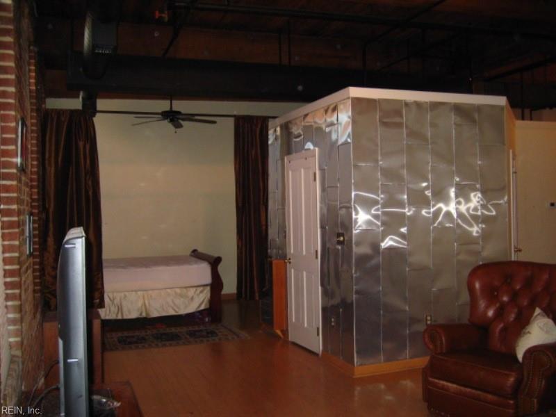 Foto principal - 230 W Tazewell St