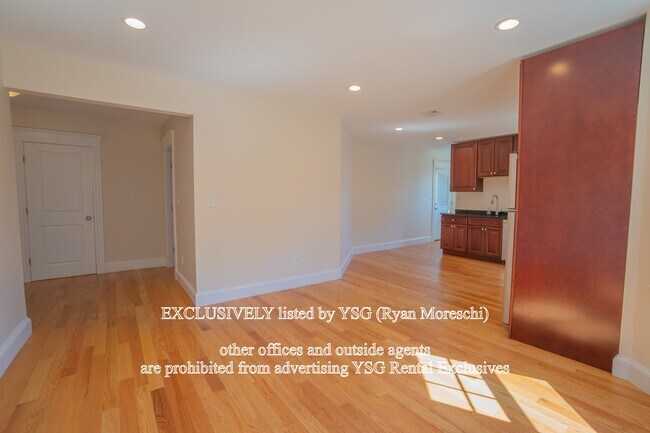 Building Photo - 11 Fenwick St